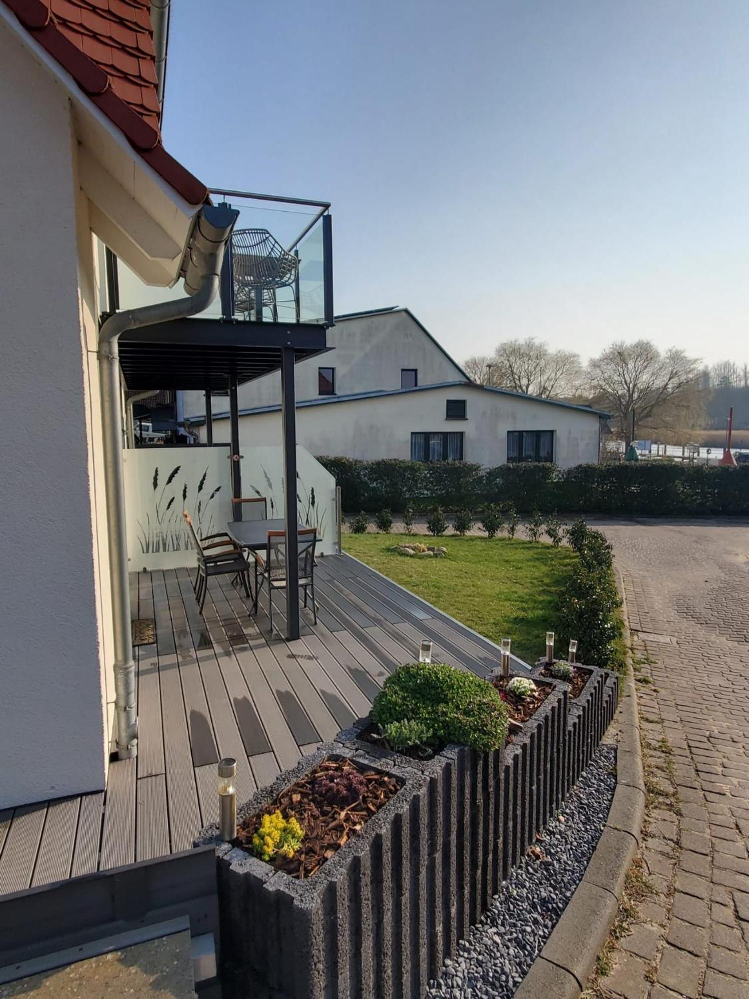 Ferienhaus Am Yachthafen Зелин Екстериор снимка